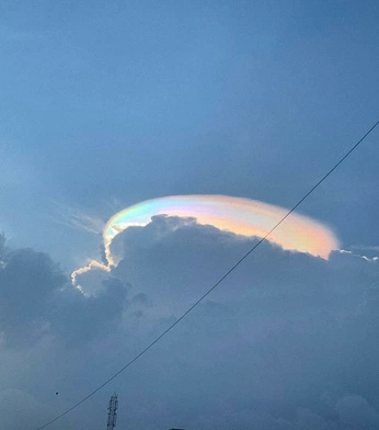 A cover of "Clouds" cluster. The owner is artzomb. The cluster consists of 12 elements.