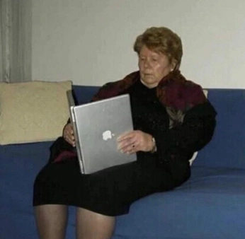 A cover of "🤪" cluster. The owner is papillondenuit. The cluster consists of 1 element.