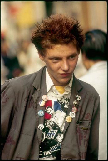 A cover of "Paris 80s" cluster. The owner is tessaa. The cluster consists of 14 elements.