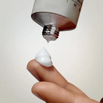 A cover of "beauty + wellness" cluster. The owner is studio.soleil. The cluster consists of 27 elements.