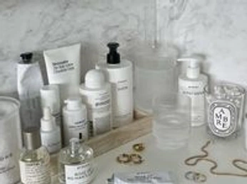 A cover of "Aestheic" cluster. The owner is caityg. The cluster consists of 1 element.