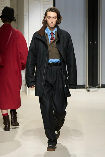 A cover of "paris men’s fw25 inspo" cluster. The owner is ddeadlydazedd. The cluster description is "style inspo from paris men’s fashion week ‘25". The cluster consists of 107 elements.