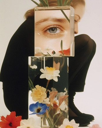 A cover of "Desire piercing" cluster. The owner is communi.cate. The cluster consists of 52 elements.