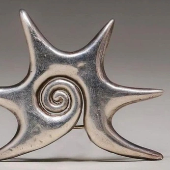 A cover of "Silver" cluster. The owner is eoweww. The cluster consists of 16 elements.