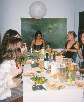 A cover of "dinner party" cluster. The owner is averyy. The cluster consists of 7 elements.