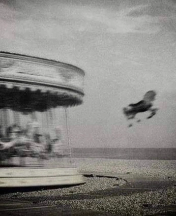 A cover of "Travelling Carnival" cluster. The owner is cavacalcossa. The cluster consists of 3 elements.