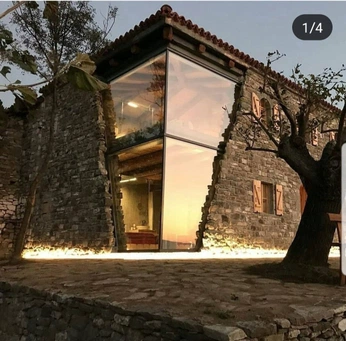 A cover of "arch" cluster. The owner is manuelc. The cluster consists of 3 elements.