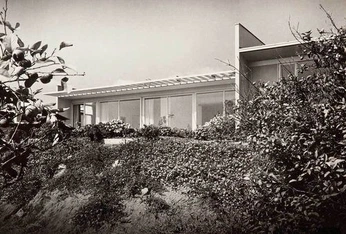 A cover of "Architecture" cluster. The owner is emmadya. The cluster consists of 1 element.