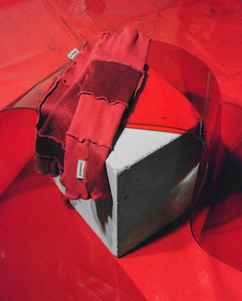 A cover of "Brutally Retro" cluster. The owner is pearth. The cluster consists of 12 elements.