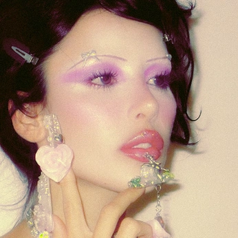 A cover of "dazzle" cluster. The owner is elixiiiri. The cluster consists of 6 elements.