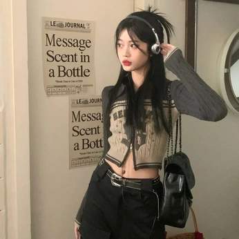 A cover of "Cute Clothes" cluster. The owner is squidgame4ever. The cluster consists of 37 elements.