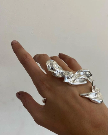 A cover of "Jewellery" cluster. The owner is irenelezana. The cluster consists of 15 elements.