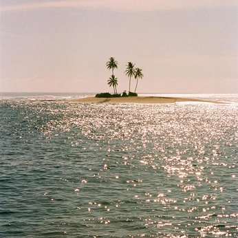 A cover of "Earth" cluster. The owner is vianalocia. The cluster consists of 78 elements.