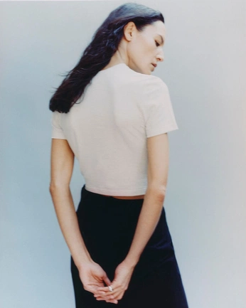 A cover of "posing" cluster. The owner is namaste.oomm. The cluster consists of 7 elements.