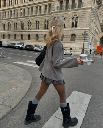 A cover of "Fall Fashion" cluster. The owner is laurelexi. The cluster consists of 2 elements.