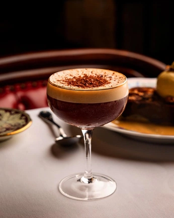 A cover of "La Moresca | Moodboard" cluster. The owner is ajonegromkt. The cluster consists of 37 elements.