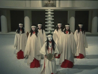 A cover of "sacred feminine" cluster. The owner is albasf. The cluster consists of 125 elements.