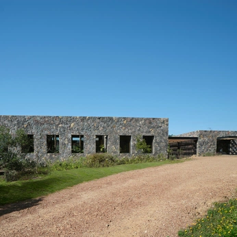 A cover of "Paseo Inmoral" cluster. The owner is gold. The cluster consists of 21 elements.