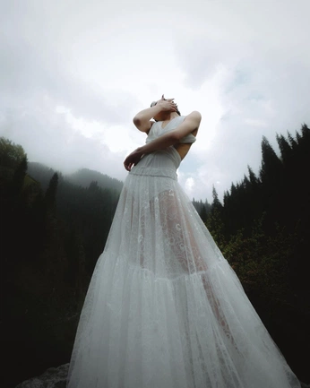 A cover of "Moodboard wedding nature" cluster. The owner is chlomcn. The cluster consists of 16 elements.