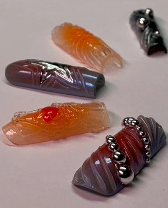 A cover of "B2G press ons" cluster. The owner is bonded2glamour. The cluster consists of 6 elements.