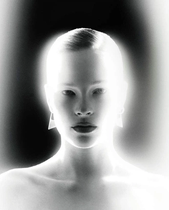 A cover of "Photoshoot" cluster. The owner is shemakessomex. The cluster consists of 3 elements.