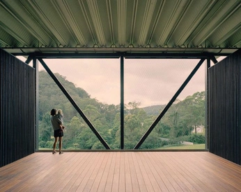 A cover of "Exteriors" cluster. The owner is darkpours. The cluster consists of 4 elements.