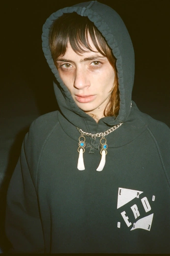 A cover of "Miriam Bryant" cluster. The owner is stolenart. The cluster consists of 27 elements.