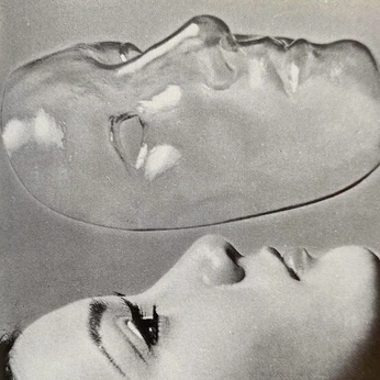 A cover of "sisterhood" cluster. The owner is kiki. The cluster consists of 20 elements.