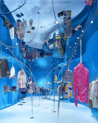 A cover of "butik / unreal 3d insp<3" cluster. The owner is ladybugworld. The cluster consists of 23 elements.