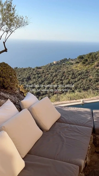 A cover of "Home" cluster. The owner is jakobmark. The cluster consists of 4 elements.