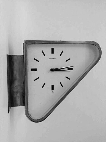 A cover of "Retro Contemporary" cluster. The owner is creativeblob. The cluster description is "something old, something new". The cluster consists of 6 elements.