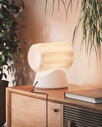 A cover of "motion" cluster. The owner is tomteller. The cluster consists of 4 elements.