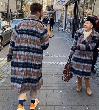 A cover of ":)" cluster. The owner is machado. The cluster consists of 1 element.