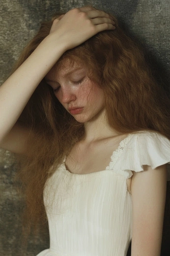 A cover of "Makeup" cluster. The owner is emisue. The cluster consists of 7 elements.