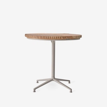 A cover of "Loggia" cluster. The owner is jnwng. The cluster consists of 3 elements.