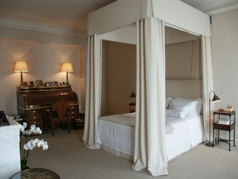 A cover of "Interiors" cluster. The owner is klaudiaza222. The cluster consists of 5 elements.