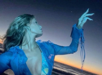 A cover of "gia" cluster. The owner is otherwrldlyangel. The cluster consists of 76 elements.