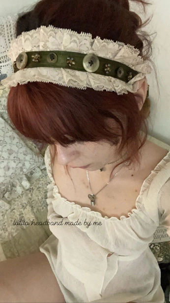 A cover of "closet" cluster. The owner is stresscouture. The cluster consists of 443 elements.