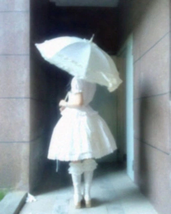 A cover of "White." cluster. The owner is imvictorique. The cluster consists of 12 elements.