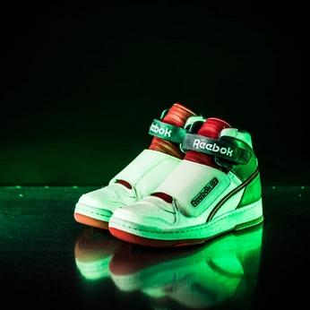 A cover of "slam jam editorial" cluster. The owner is adriancastillo. The cluster consists of 5 elements.