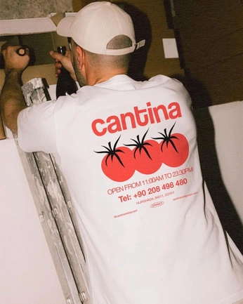 A cover of "Streetwear" cluster. The owner is bayunknown. The cluster consists of 44 elements.