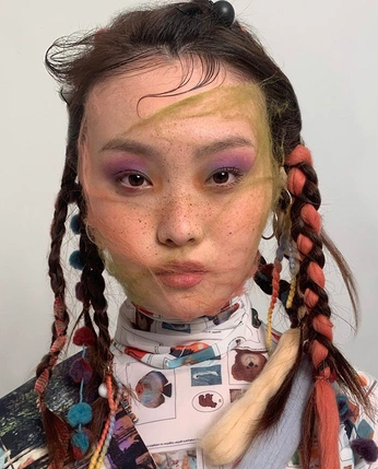 A cover of "look" cluster. The owner is greenea. The cluster consists of 3 elements.