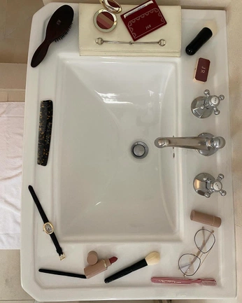 A cover of "Heritage Hotel Vibes" cluster. The owner is stephanierae. The cluster consists of 100 elements.