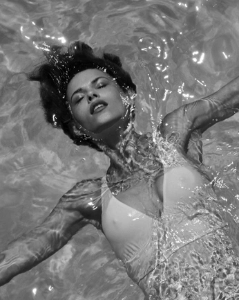 A cover of "1967" cluster. The owner is caamlle. The cluster consists of 5 elements.