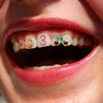 A cover of "idea vortex ::" cluster. The owner is biancadjardins. The cluster consists of 34 elements.