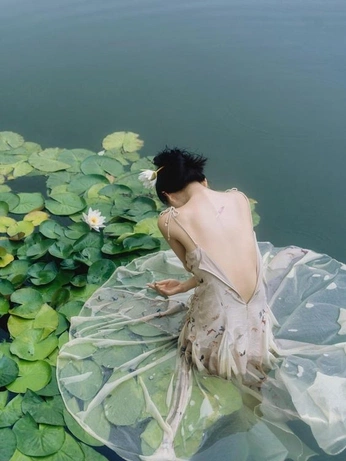 A cover of "Moody" cluster. The owner is erwanngharrison. The cluster consists of 15 elements.