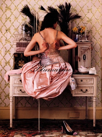 A cover of "editorial//campaign" cluster. The owner is gabisferreira. The cluster consists of 52 elements.