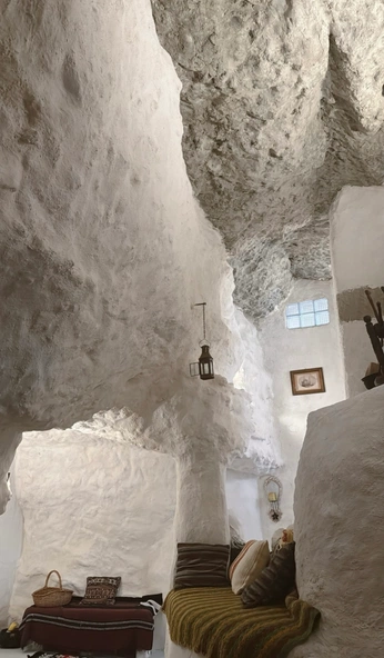 A cover of "Archy" cluster. The owner is dragiii. The cluster consists of 15 elements.