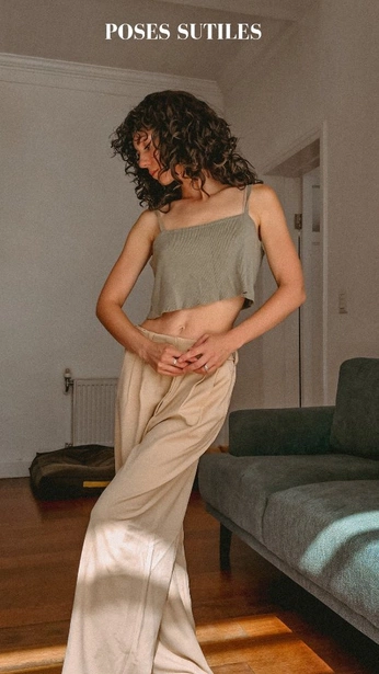 A cover of "Poses" cluster. The owner is angelicaromanet. The cluster consists of 12 elements.