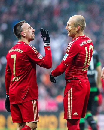 A cover of "GREAT GAME" cluster. The owner is cassg. The cluster consists of 26 elements.